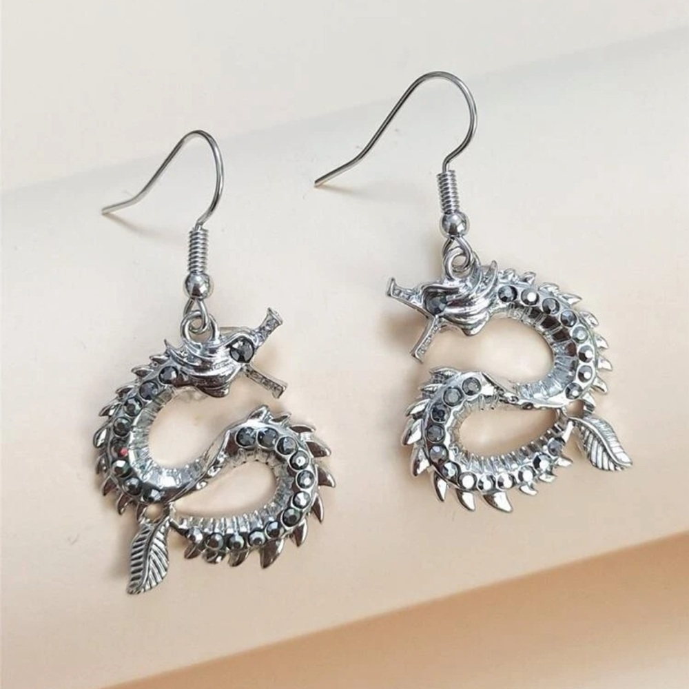 🐉 Awesome a metallic Rhinestone Chinese Dragon Drop Earrings 🐉